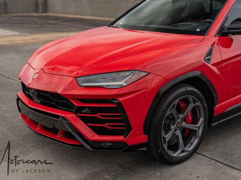 Used 2019 Lamborghini Urus AWD/4WD image 32