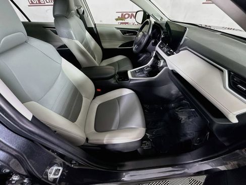 Certified 2023 Toyota RAV4 XLE Premium AWD/4WD image 31