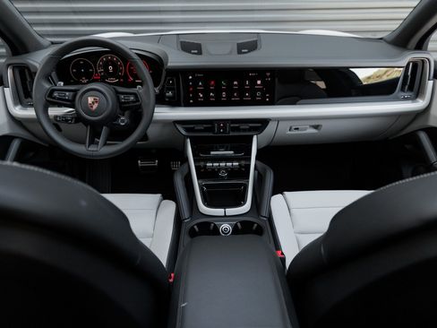New 2025 Porsche Cayenne S AWD/4WD image 14
