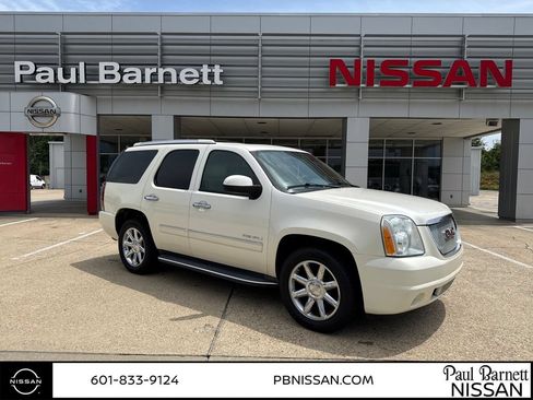 Used 2014 GMC Yukon Denali RWD image 1