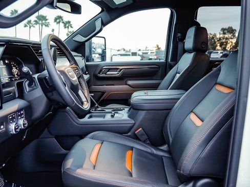 Used 2025 GMC Sierra 2500 AT4 image 48