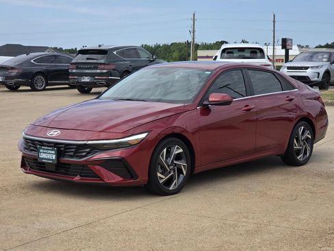 Used 2024 Hyundai Elantra Limited FWD image 3