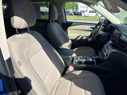 Used 2023 Ford Explorer XLT AWD/4WD image 11