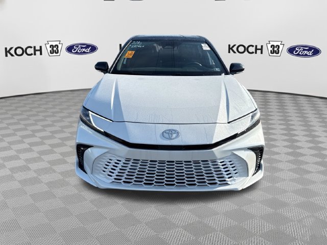 Used 2025 Toyota Camry XSE AWD/4WD image 2