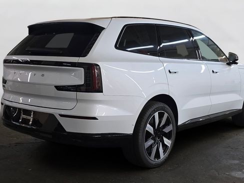 New 2025 Volvo EX90 Plus image 4
