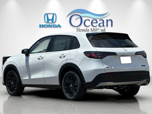 New 2026 Honda HR-V Sport image 3