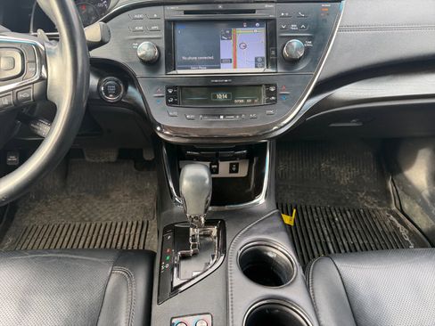 Used 2018 Toyota Avalon Limited image 12
