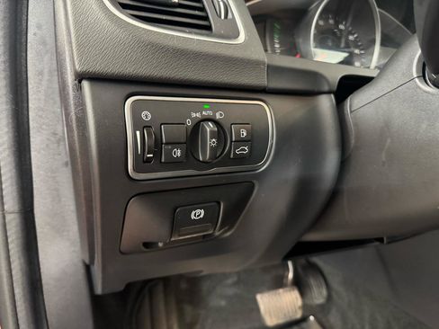 Used 2018 Volvo S60 T5 Dynamic image 18