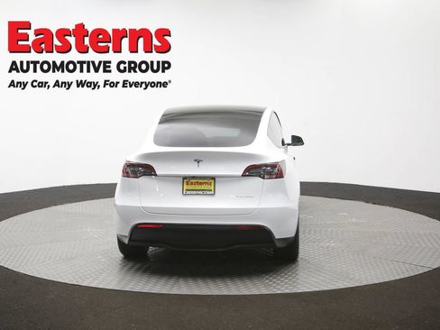 Used 2022 Tesla Model Y Long Range AWD/4WD image 32