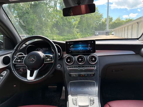 Used 2023 Mercedes-Benz GLC 300 4MATIC Coupe image 11