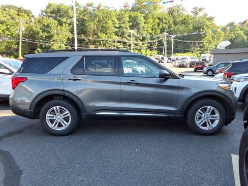 Certified 2023 Ford Explorer XLT w/ Class IV Trailer Tow Package AWD/4WD image 9