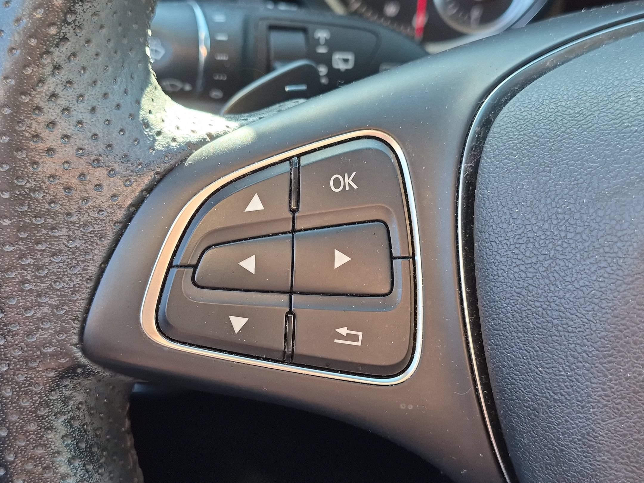 Used 2019 Mercedes-Benz GLA 250 4MATIC image 16