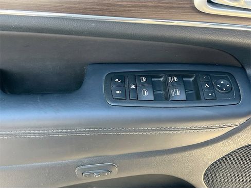 Used 2014 Jeep Grand Cherokee Overland w/ Advanced Technology Group image 18