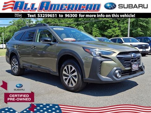 Certified 2025 Subaru Outback Premium AWD/4WD image 1