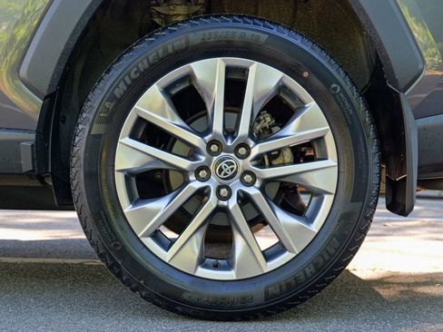 Used 2023 Toyota RAV4 XLE Premium AWD/4WD image 14