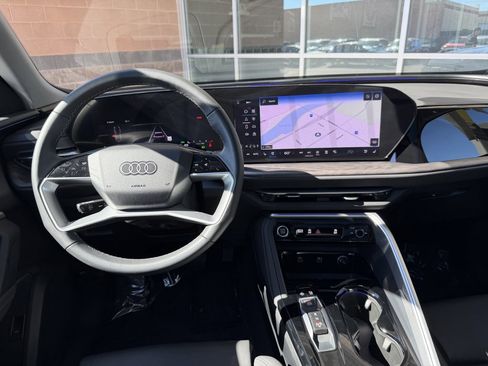 Used 2025 Audi Q5 Premium Plus w/ Premium Plus image 16