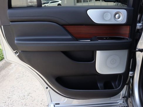 Used 2020 Lincoln Navigator Reserve w/ Luxury Package image 58