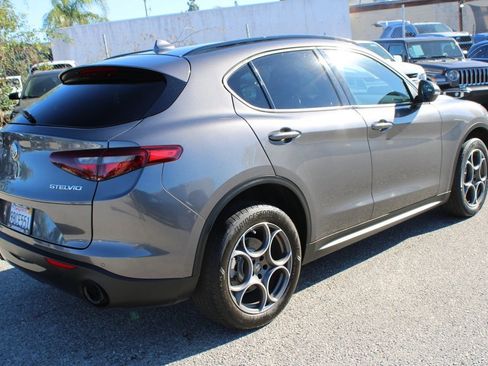 Used 2022 Alfa Romeo Stelvio Sprint image 4