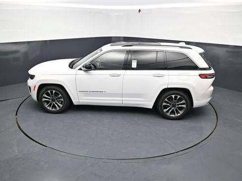 Used 2022 Jeep Grand Cherokee Overland AWD/4WD image 49