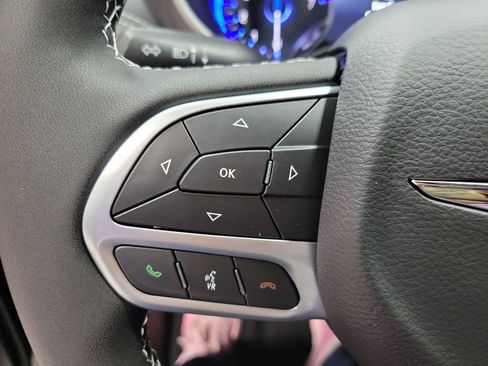 New 2026 Chrysler Pacifica Select image 16