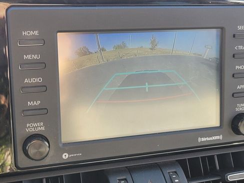 Used 2021 Toyota RAV4 XLE Premium image 22