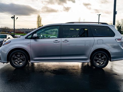 Used 2020 Toyota Sienna SE AWD/4WD image 13