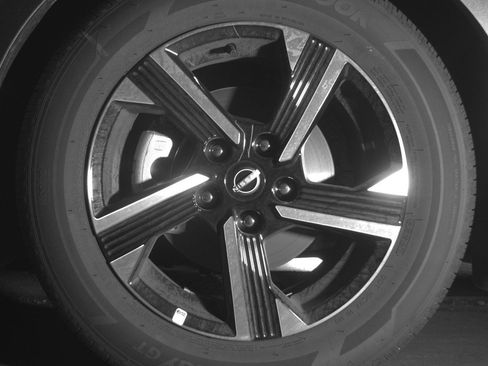 Used 2025 Nissan Sentra SV image 12