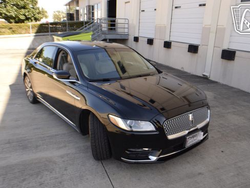 Used 2018 Lincoln Continental Premiere image 17