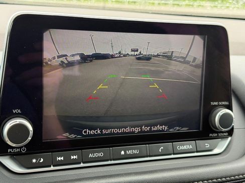 Used 2023 Nissan Rogue SV FWD image 21