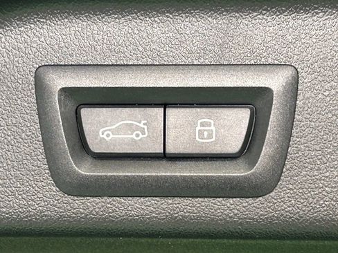 Used 2025 BMW X5 M Competition w/ Executive Package image 35