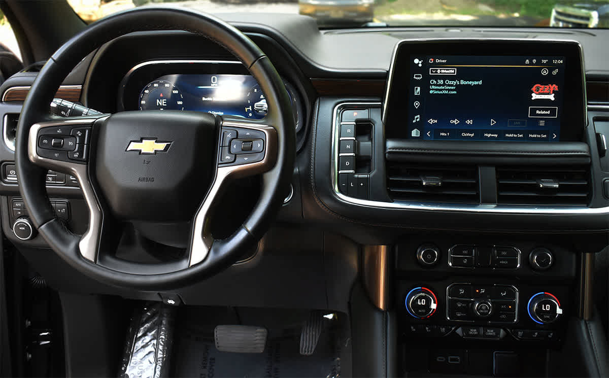 Used 2023 Chevrolet Tahoe High Country w/ Premium Package 2 AWD/4WD image 17