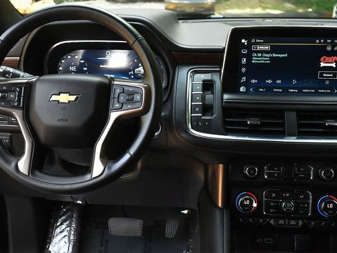 Used 2023 Chevrolet Tahoe High Country w/ Premium Package 2 AWD/4WD image 17