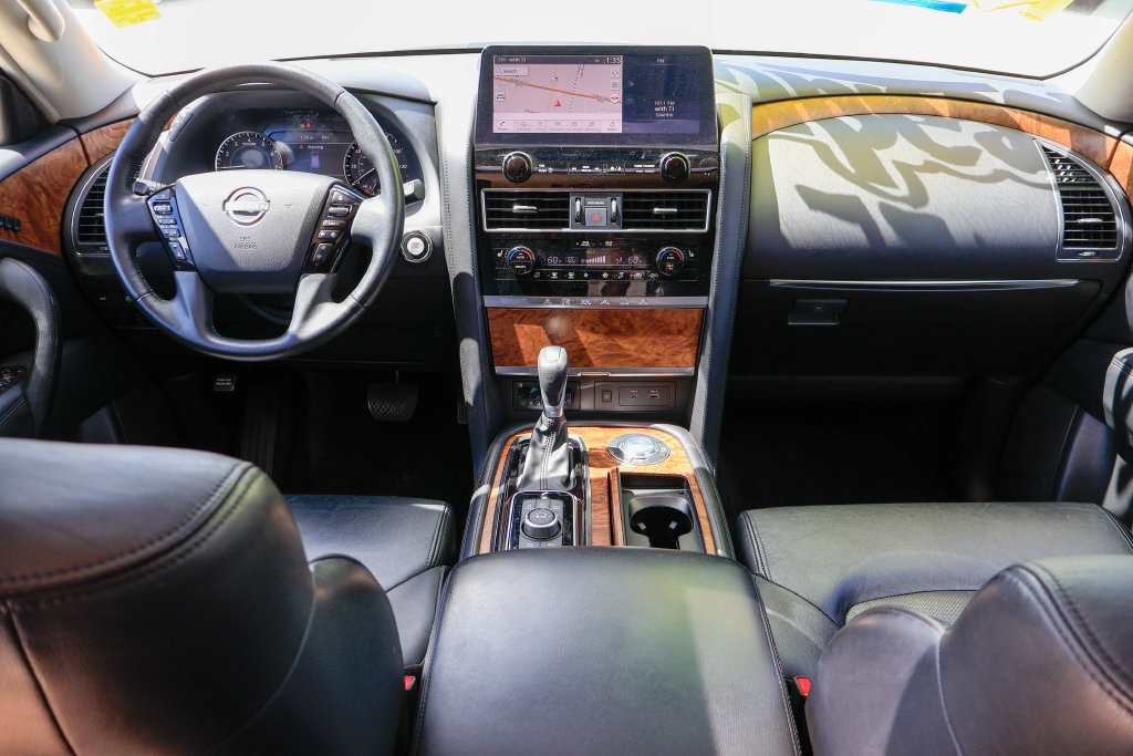 Used 2024 Nissan Armada SL w/ Captain's Chairs Package RWD image 6