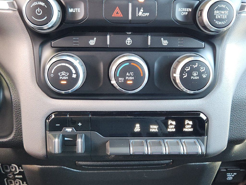 Used 2024 RAM 1500 Big Horn AWD/4WD image 11