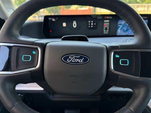 Certified 2025 Ford Expedition Active AWD/4WD image 28