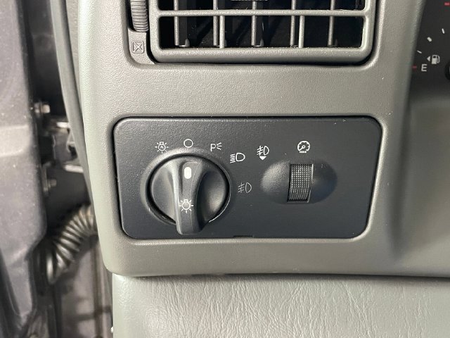Used 2003 Ford F350 XL AWD/4WD image 11