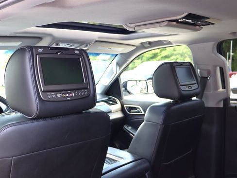 Used 2017 GMC Yukon XL Denali w/ Open Road Package AWD/4WD image 28