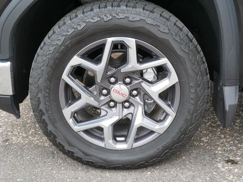 Used 2023 GMC Sierra 1500 SLT w/ SLT Premium Package AWD/4WD image 15