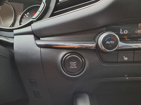 Used 2024 MAZDA MAZDA3 s image 24