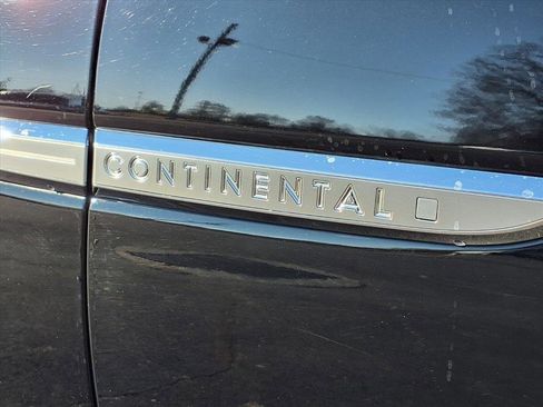 Used 2018 Lincoln Continental w/ Equipment Group 500A image 30