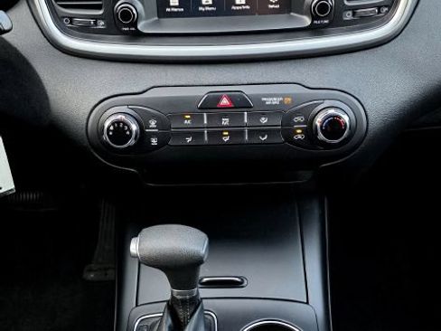 Used 2020 Kia Sorento LX AWD/4WD image 14