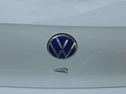 Used 2024 Volkswagen Golf R AWD/4WD image 7