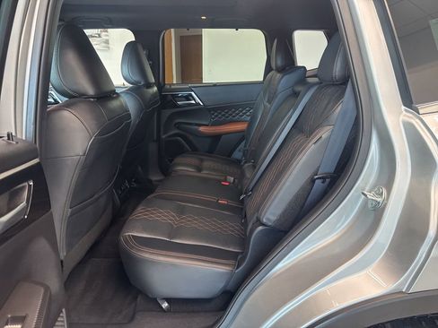 Used 2024 Mitsubishi Outlander SEL image 13