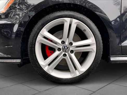 Used 2017 Volkswagen Jetta GLI image 11