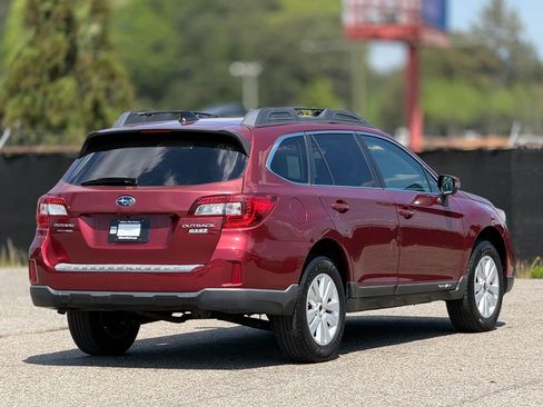 Used 2016 Subaru Outback 2.5i Premium image 9