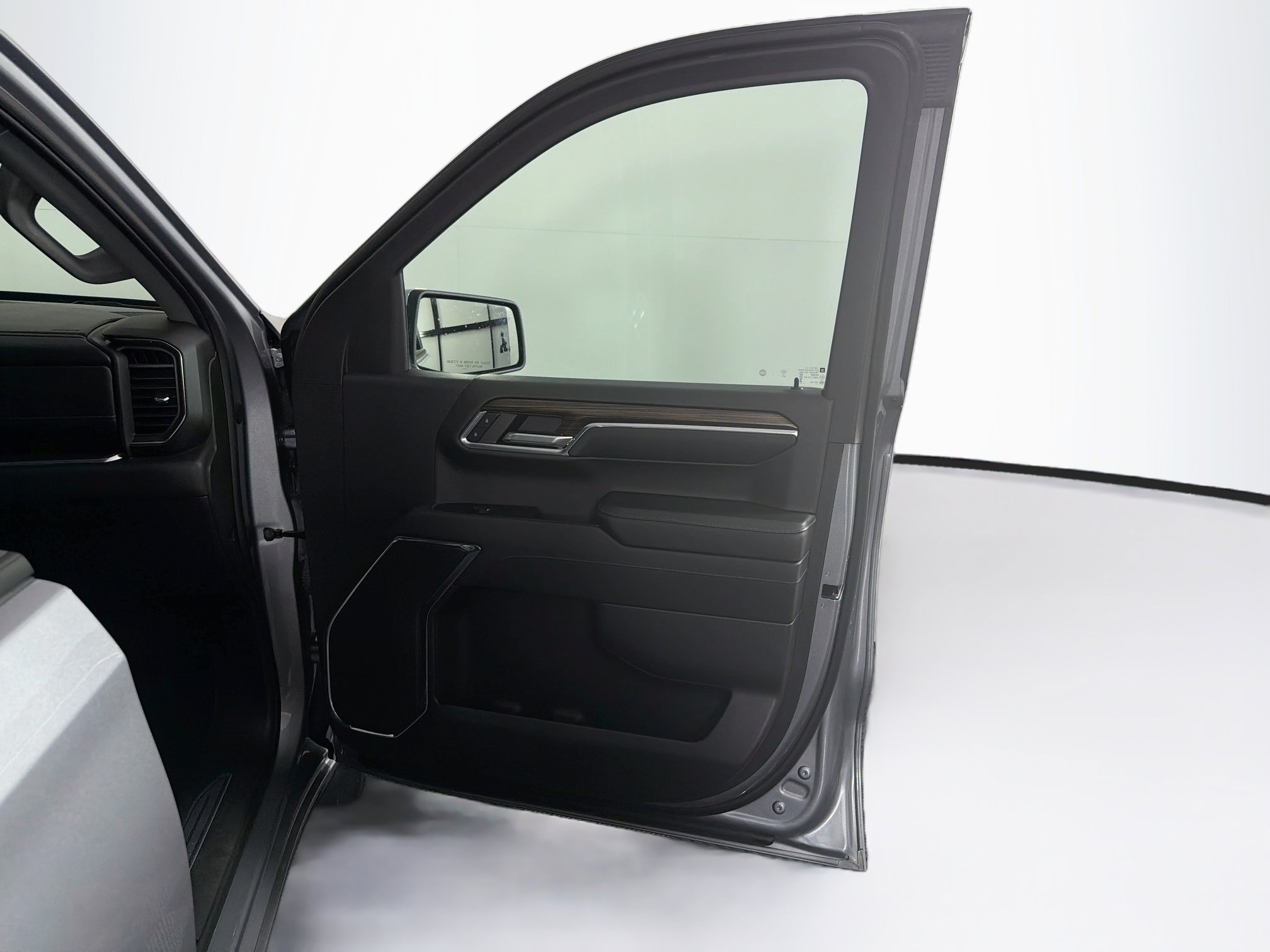 Used 2024 Chevrolet Silverado 1500 LT AWD/4WD image 32