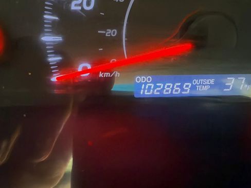 Used 2011 Toyota Camry LE image 17