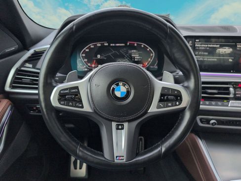 Used 2022 BMW X6 M50i w/ Dynamic Handling Package image 17