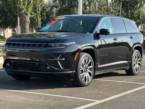 Used 2025 Jeep Wagoneer S Limited image 8