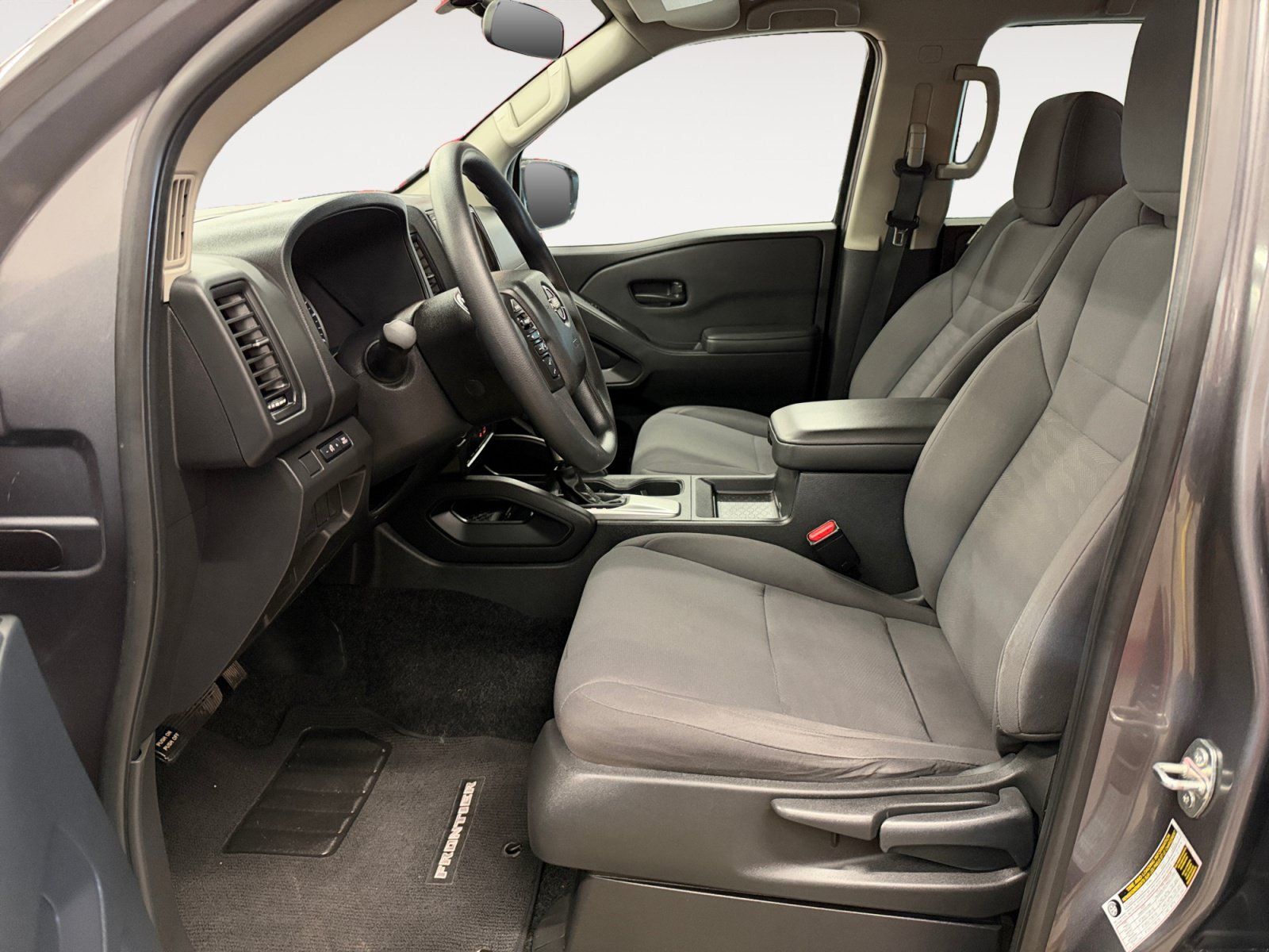Used 2024 Nissan Frontier S w/ Tow Package RWD image 22